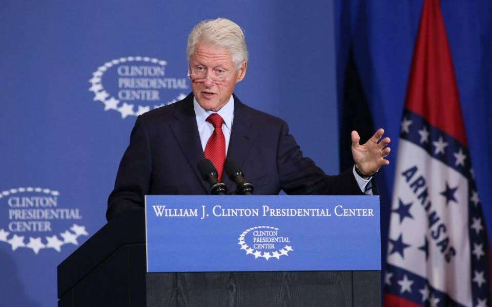 艾普斯坦性醜聞延燒 美司法部調查與柯林頓關係