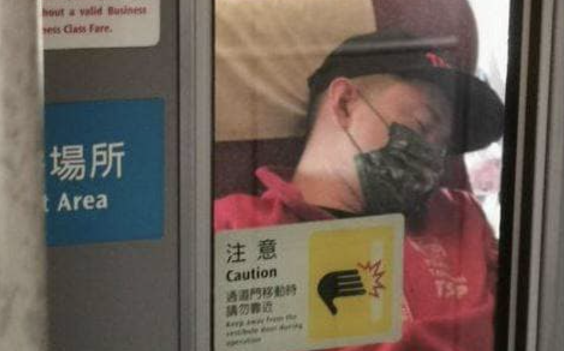 陳柏惟高鐵上睡覺遭公審 知名粉專抱屈：到底人的心理是要多扭曲？ | 政治