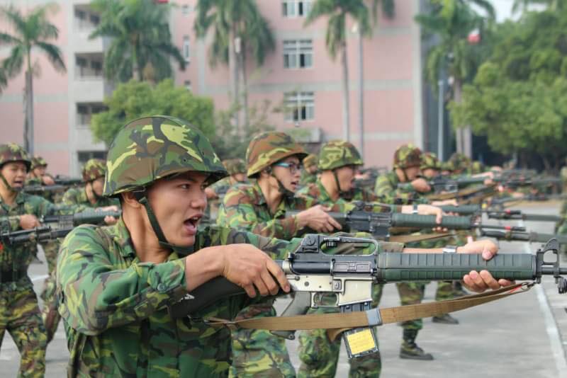 陸軍司令徐衍璞上將近日下令，全軍推廣進階刺槍訓練，依照部隊屬性陸續推廣。   圖 : 陸軍司令部/提供
