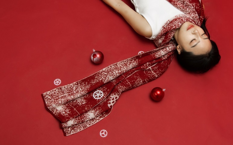 設計師詹朴與新北歡樂耶誕城 跨界合作 APUJAN設計耶誕圍巾 | 生活