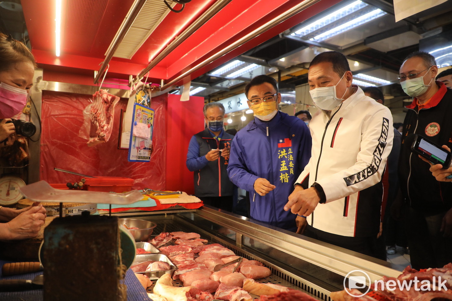 侯友宜強調「萊豬絕對不能進來」，新北公有市場都使用台灣豬肉。   圖：林昀真/攝