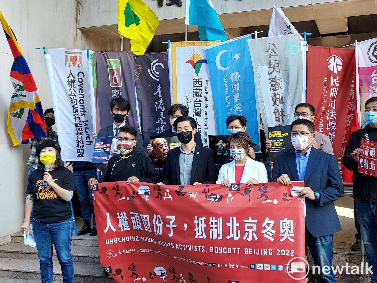 人權團體今（8）日召開「人權頑固分子，抵制北京東奧」記者會。   圖：陳佩君／攝