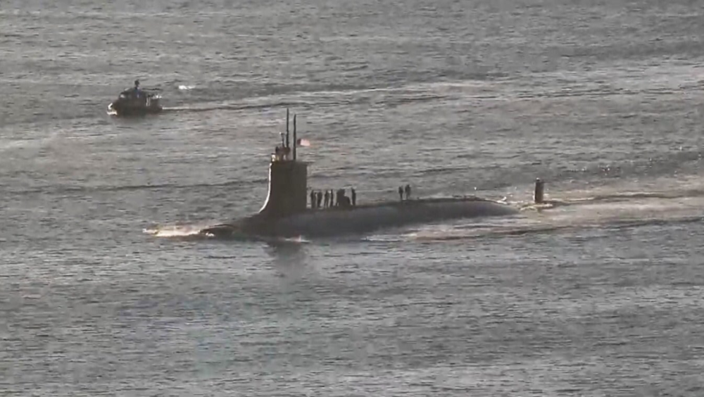 美國海軍核潛艇「康乃狄克」號出現在加州的聖地牙哥港，幾乎可以肯定是這艘潛艇是以上浮姿態航行至此。   圖 : 翻攝自SanDiagoWebCam