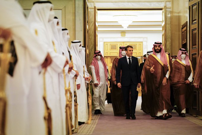 本月月初，法國總統馬克宏對阿聯酋、卡塔爾和沙特阿拉伯進行了拜訪。   圖 : 翻攝Emmanuel Macron推特