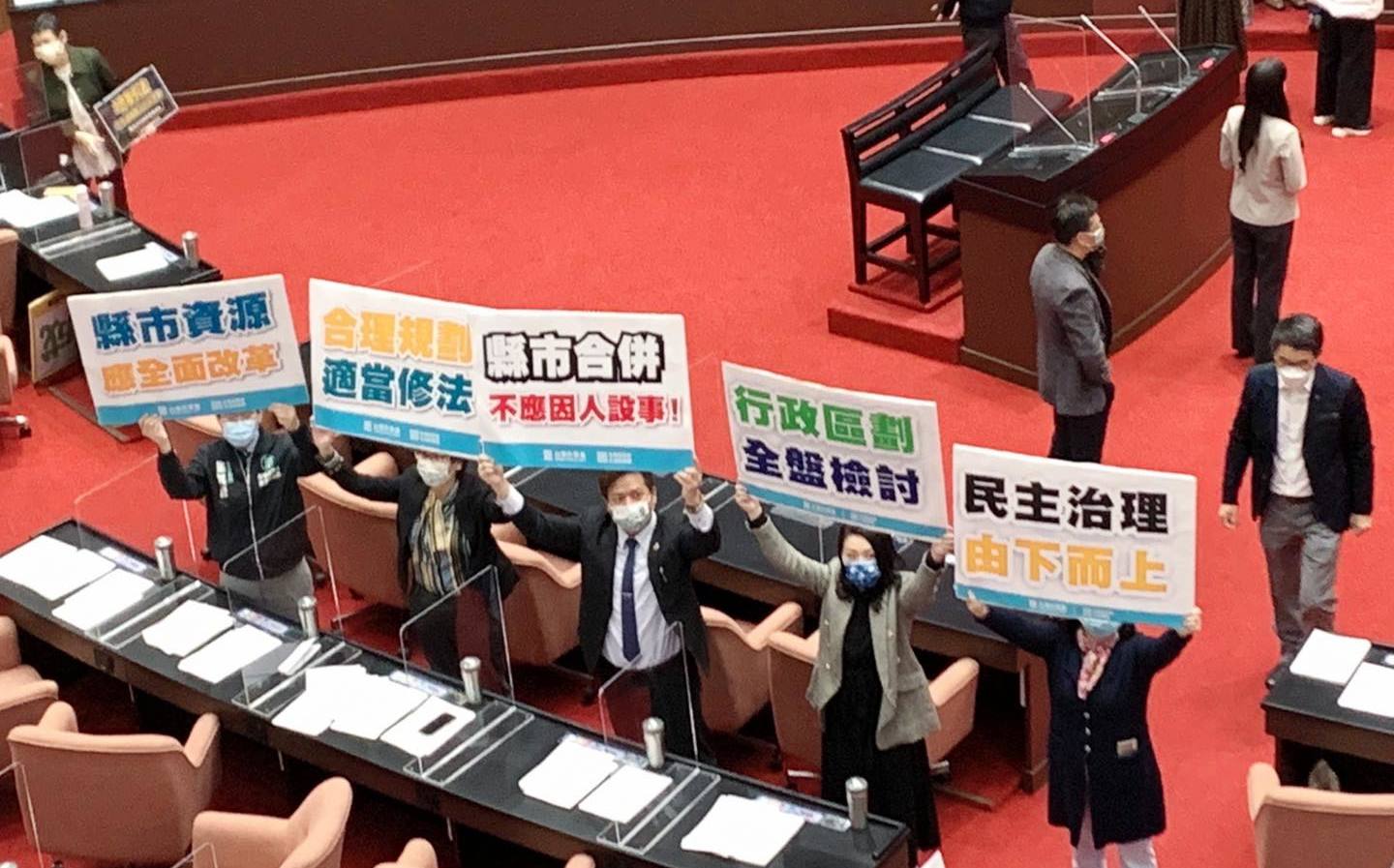 「公投後台灣產生的變化」 蔡壁如批：獨裁正在闖關民主 | 政治 | Ne