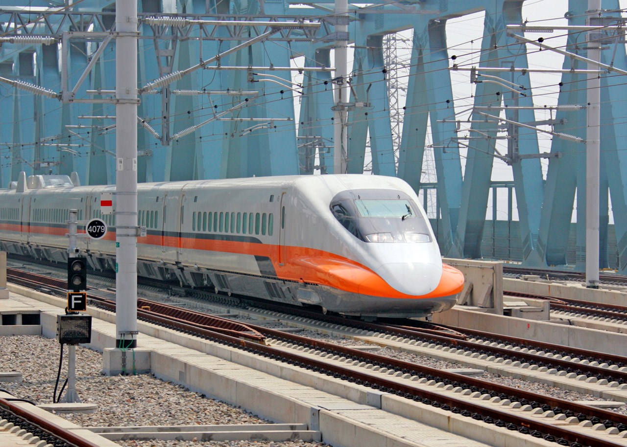 台灣高鐵公司宣布9月8日至12日將加開106班次列車，而加開班次車票將於8月11日0時開放訂票。   圖：翻攝自台灣高鐵臉書