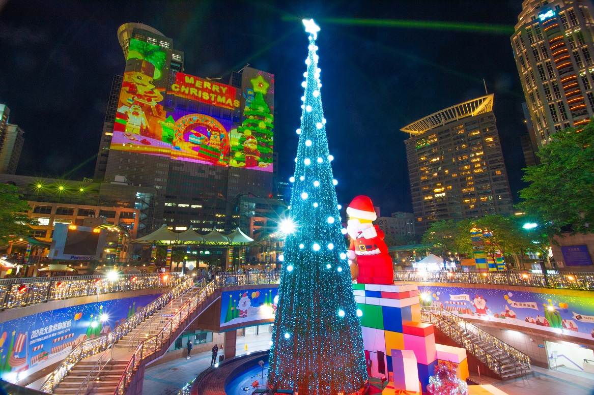 光雕和耶誕樹。   圖：新北市觀旅局提供