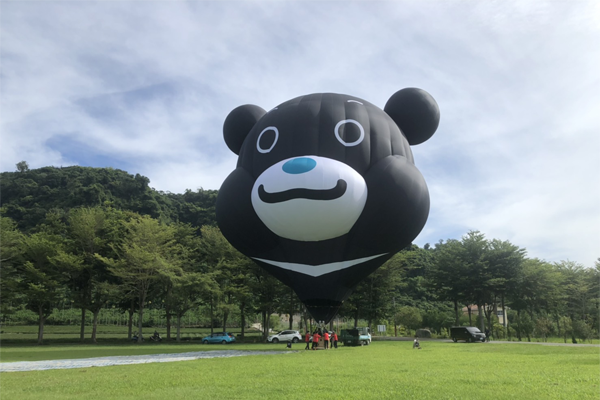 熊讚熱氣球將於燈會期間每日19時至21時限定2小時與大家見面。   圖：台北市政府觀光傳播局／提供