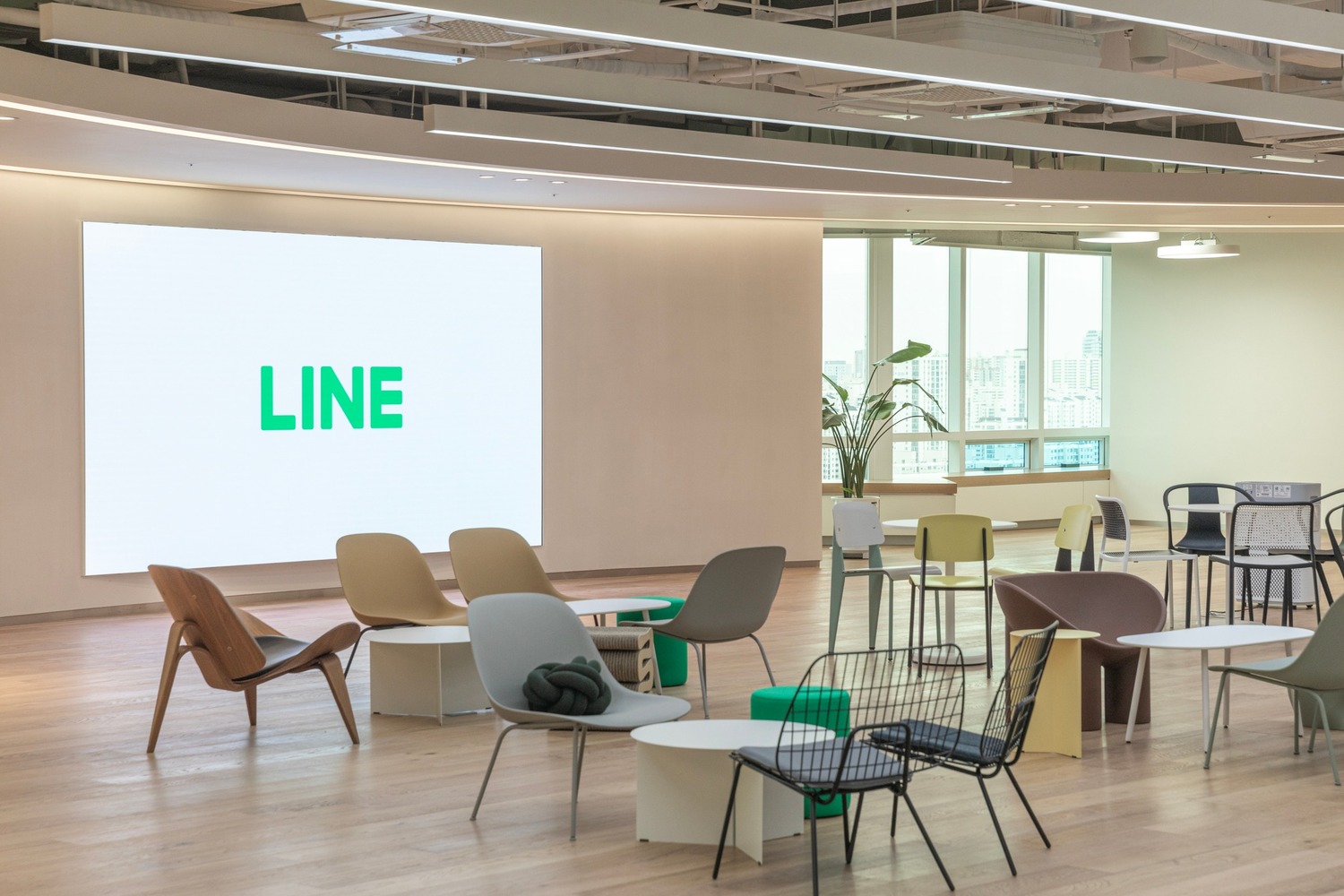 LINE台灣2022開發者大會，將於1/19～1/20舉行。（示意圖：LINE辦公室）   圖：取自LINE官方臉書