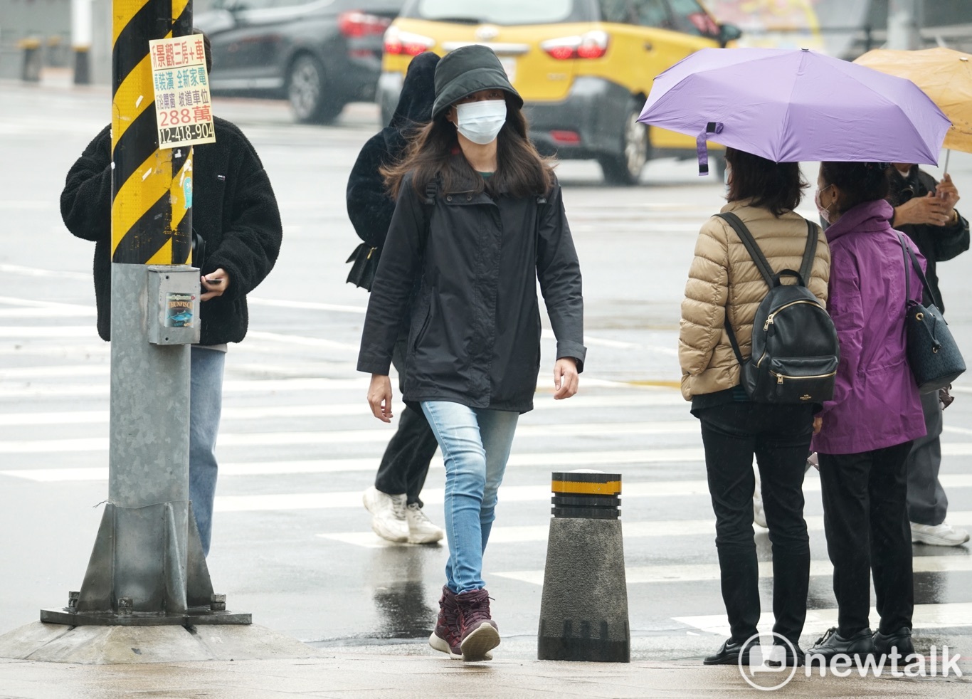 氣象專家吳德榮表示，受冷空氣及輻射冷卻影響，12日至15日新竹以南平地低溫約8至10度（資料照）。   圖：張良一／攝