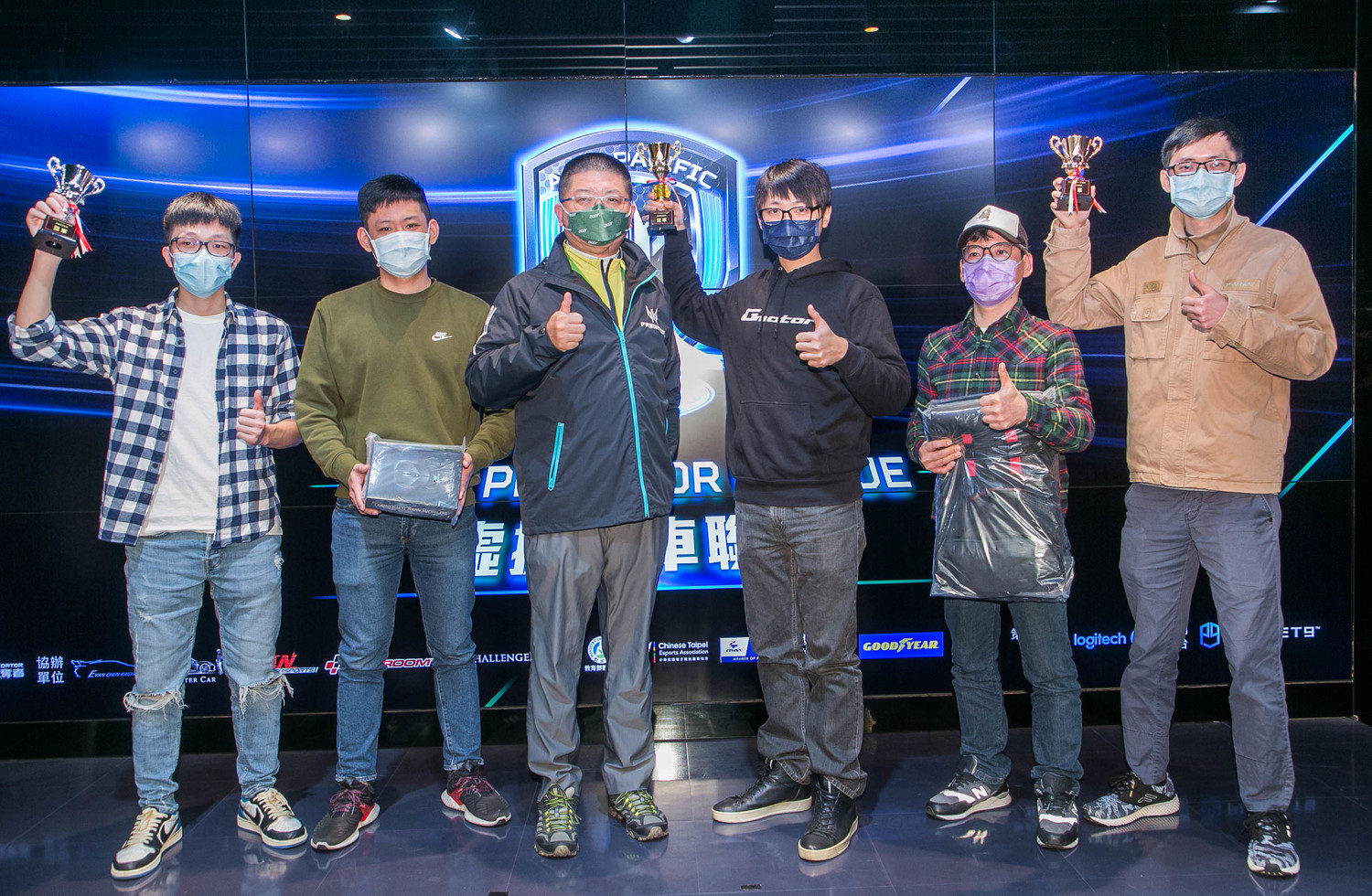 Gomotor_GPX車隊林君達、劉蔚瑄榮獲Predator League虛擬賽車聯賽冠軍。   圖：宏碁/提供