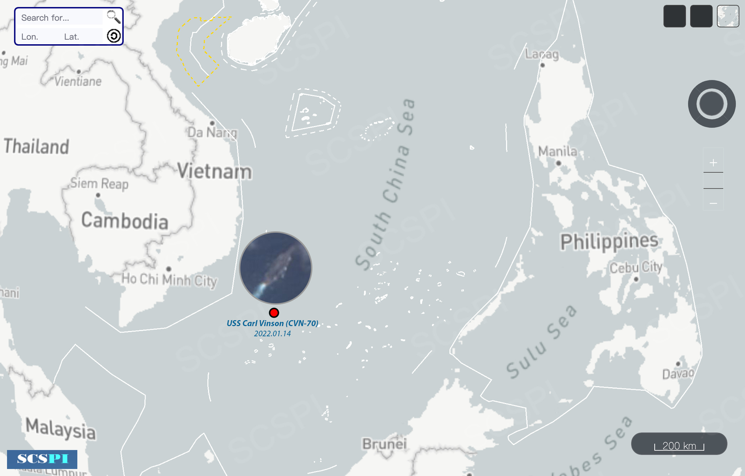 中國半官方智庫「南海戰略態勢感知計劃」平台(SCSPI)公布14日上午11時衛星圖片，「卡爾文森號」當時位置在永暑礁以西約130海浬(約240公里)海域。   圖：翻攝SCS Probing Initiative推特