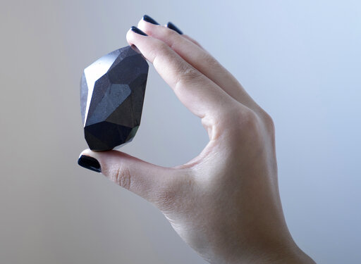 蘇富比將於 2 月拍賣全球已知最大切割鑽石「The Engima」   圖：達志影像/美聯社