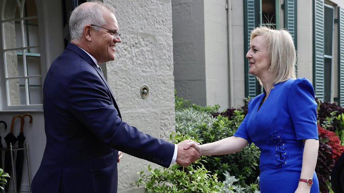 特拉斯今日與澳洲總理莫里森出席「澳洲－英國部長級諮商會議」（AUKMIN）。   圖：翻攝自Liz Truss推特