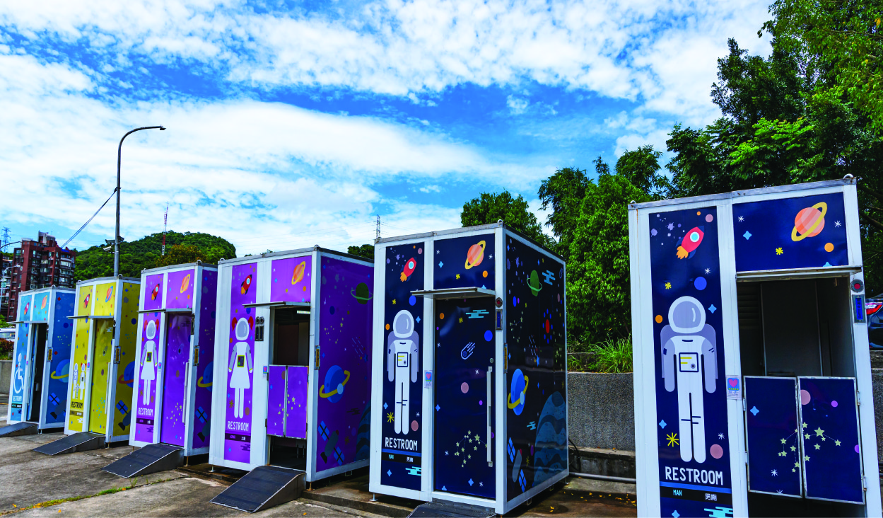 一旁的景觀廁所化身為太空休息站，相當有創意。   圖：新北市水利局提供