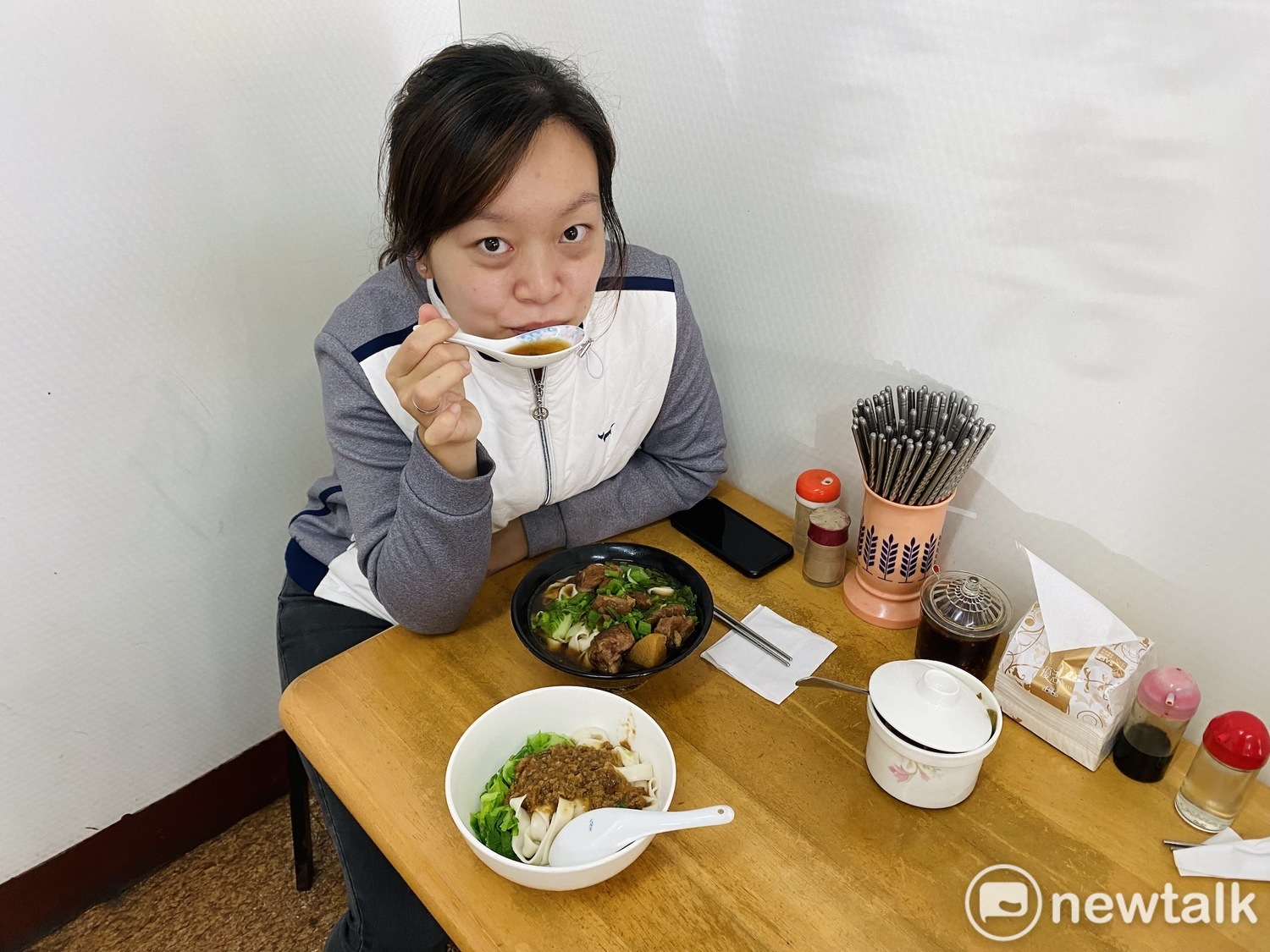 民進黨內湖南港議員參選人許菡芸。 圖：周煊惠 / 攝