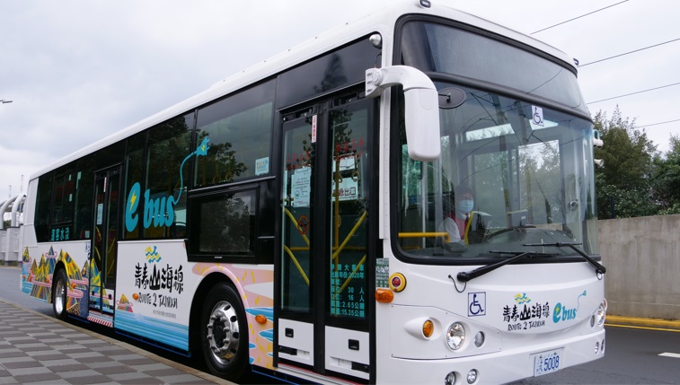 觀光風景區的公車路線於春節連假期間將視人潮機動增班。   圖：新北市交通局提供