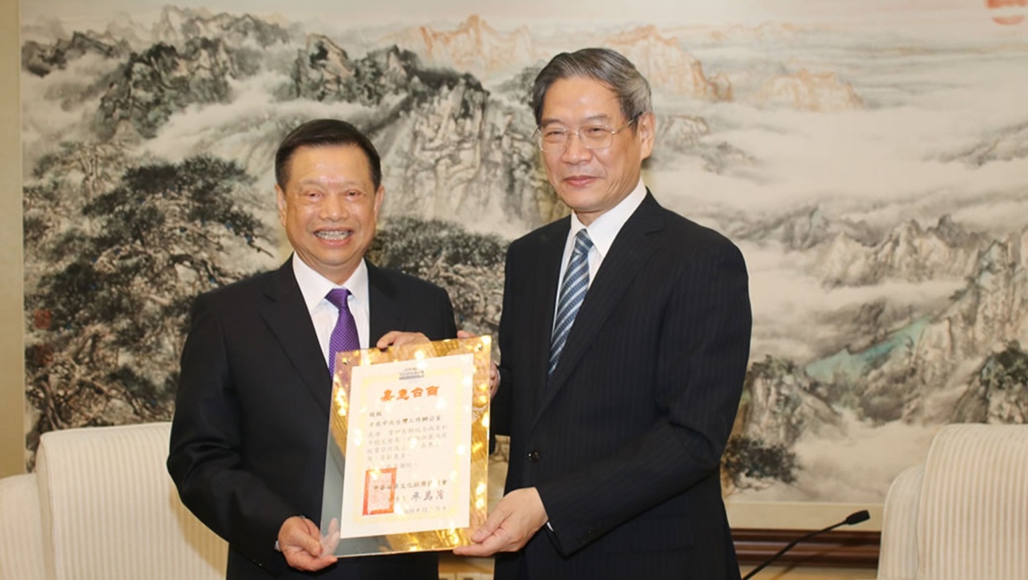 不要支持那個壞蛋！周玉蔻致電民眾黨傳聞「金主」 提醒勿成統戰棋子