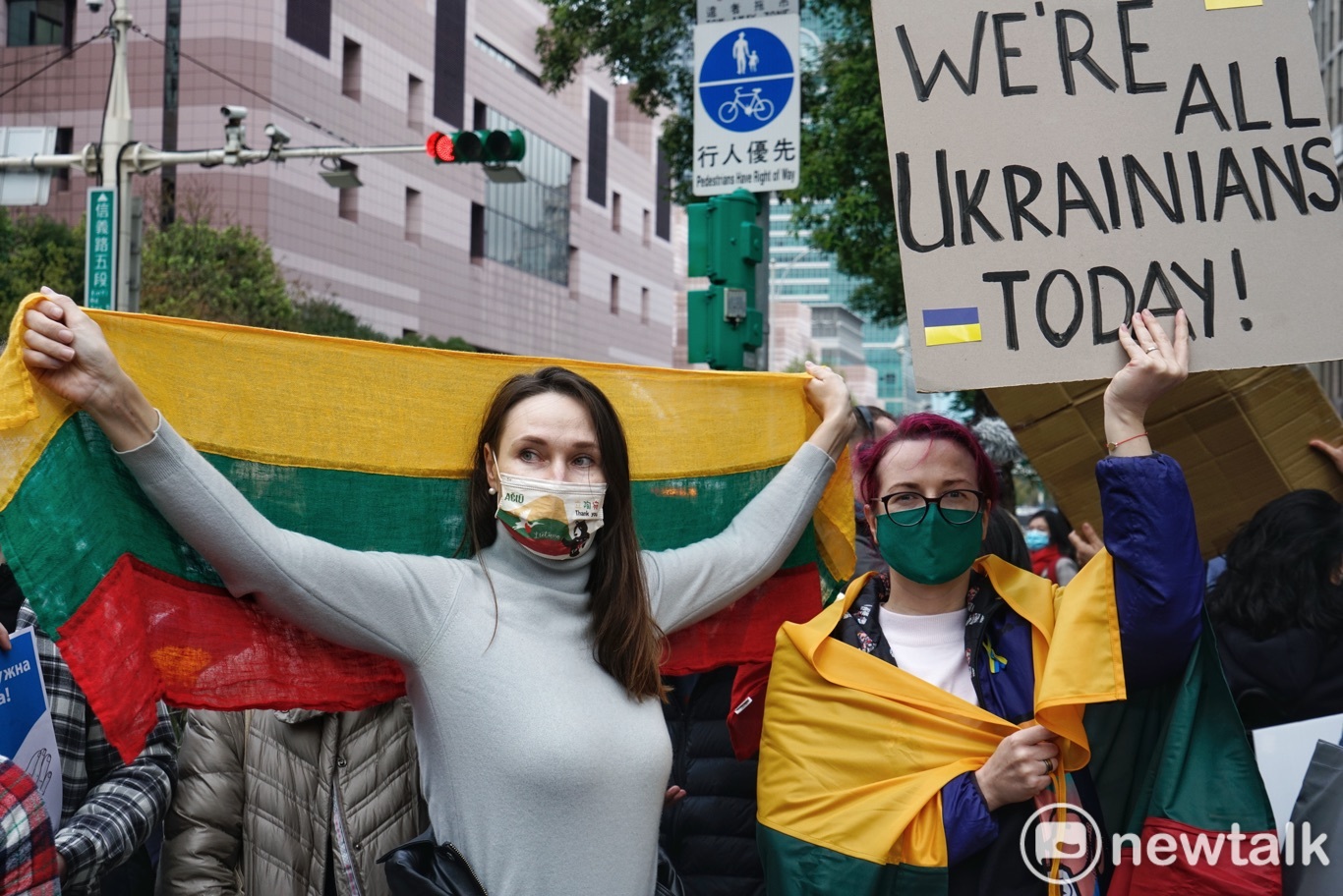 現場直擊》數十位旅台烏克蘭人抗議俄羅斯軍事行動