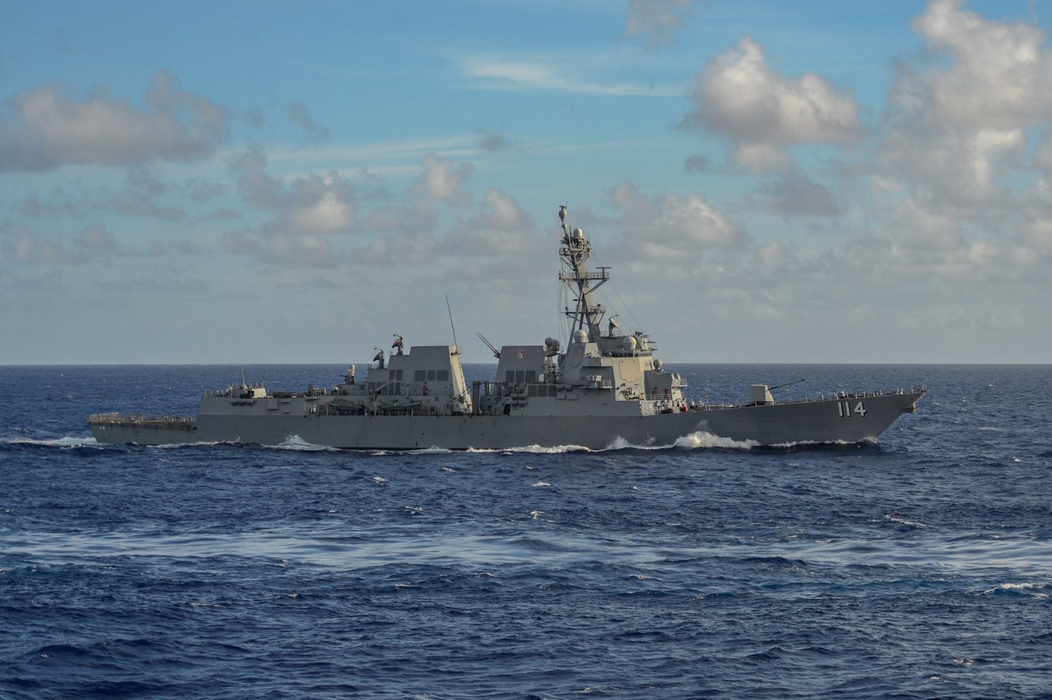 國防部證實：美國驅逐艦航經台海 由南向北行駛