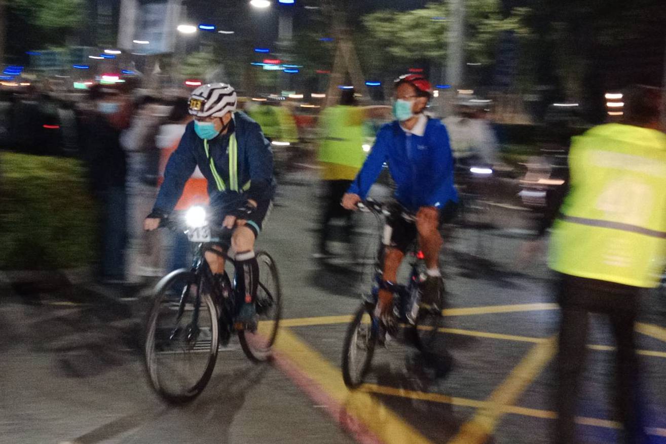 紀念228騎車完成一日北高  汗水取代淚水柯文哲累到說不出話