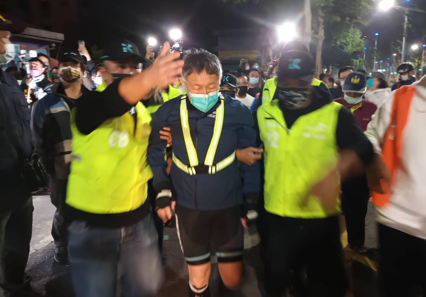 紀念228騎車完成一日北高  汗水取代淚水柯文哲累到說不出話
