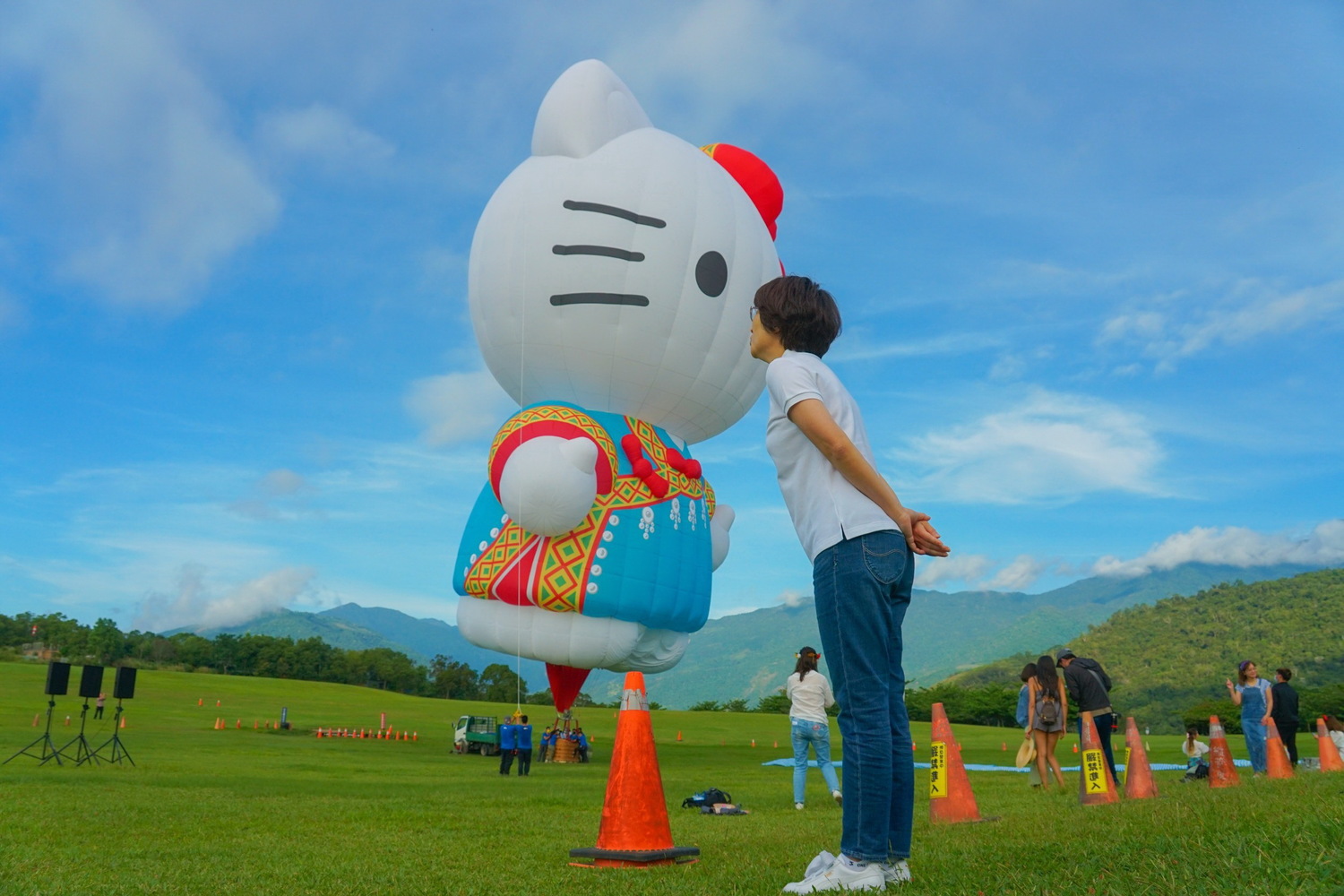 跟HELLO KITTY飛上天！台灣國際熱氣球嘉年華7/2~8/15台東登場