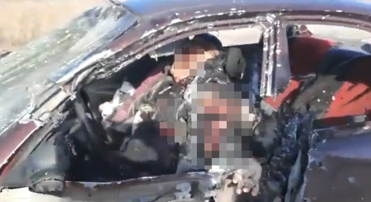 (影)俄軍坦克朝民車「連三轟」影片曝光! 烏克蘭老夫妻相依慘死車內