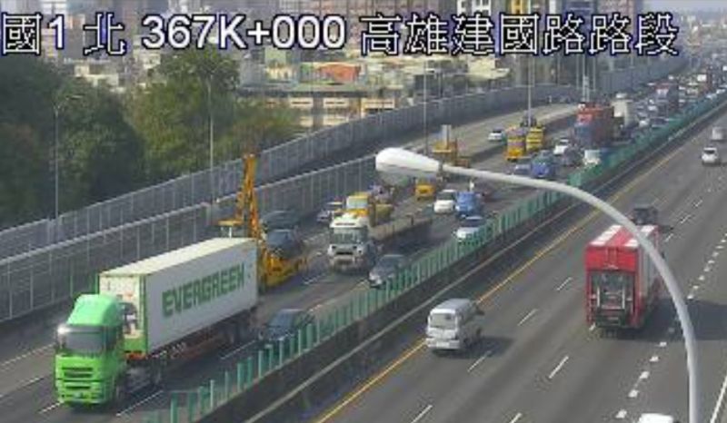 國道1號嚴重車禍！7車追撞釀6傷