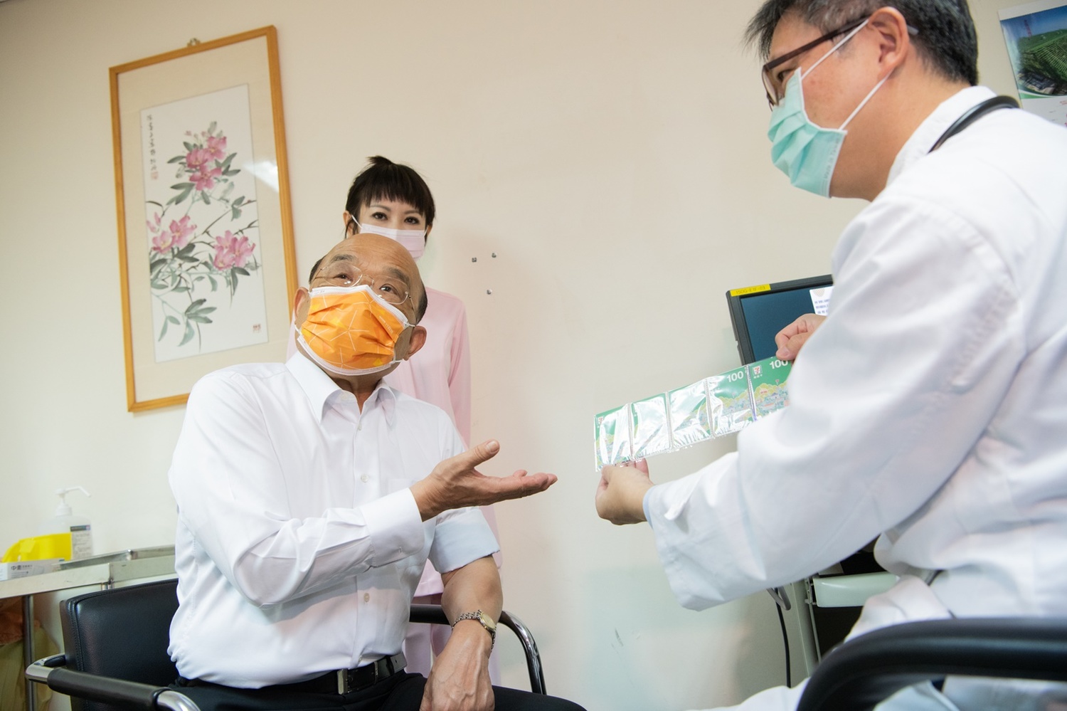 蘇貞昌接種第三劑高端血壓差點卡關 棄領長者獎勵