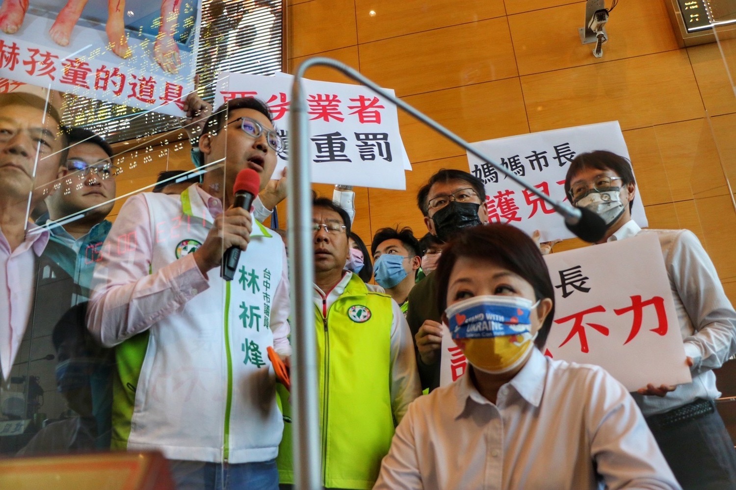 華興托嬰中心集體虐嬰案重啟調查 盧秀燕：書面糾正社會局長