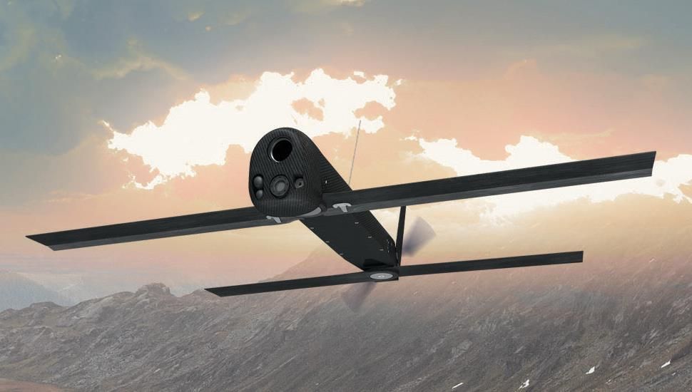 美國將提供會自動搜索目標進行自殺攻擊的無人機「彈簧刀」給烏克蘭。 圖：翻攝推特