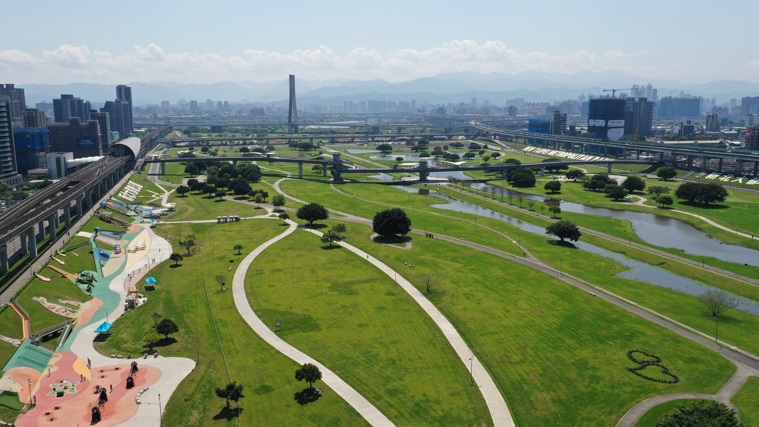 新北大都會公園自行車路，路線可長可短，民眾可視自己需求選擇。   圖：新北市水利局/提供