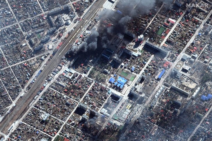 衛星照片顯示，烏克蘭許多平民住宅區都遭受到俄軍嚴厲的砲火攻擊。   圖 : 翻攝自MAXAR衛星
