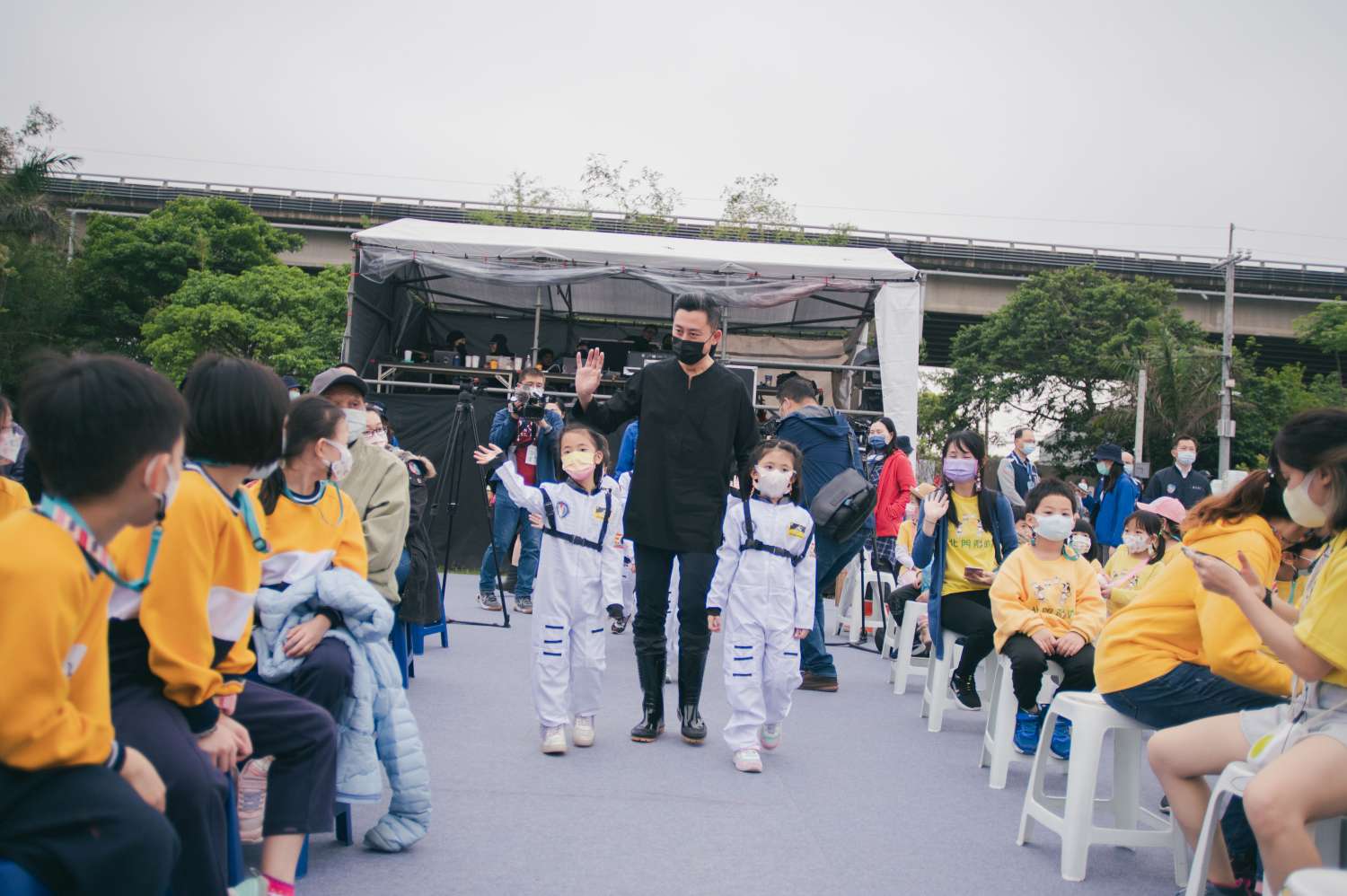新竹兒藝節回來了！左岸打造夢幻宇宙基地 林智堅喊話要家長「多留幾天」