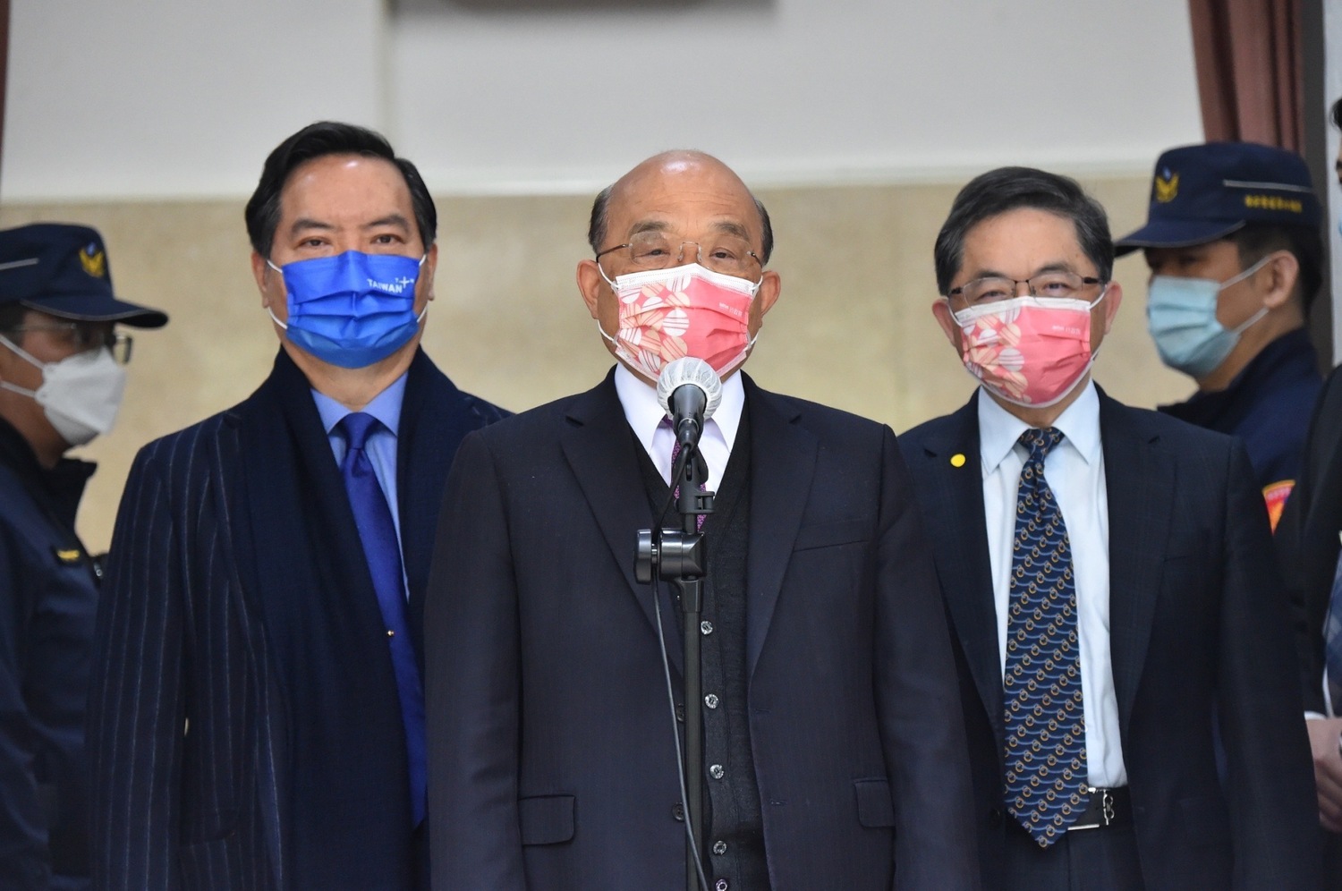 羅一鈞沒空洗衣深夜請假 蘇貞昌建議趕快結婚