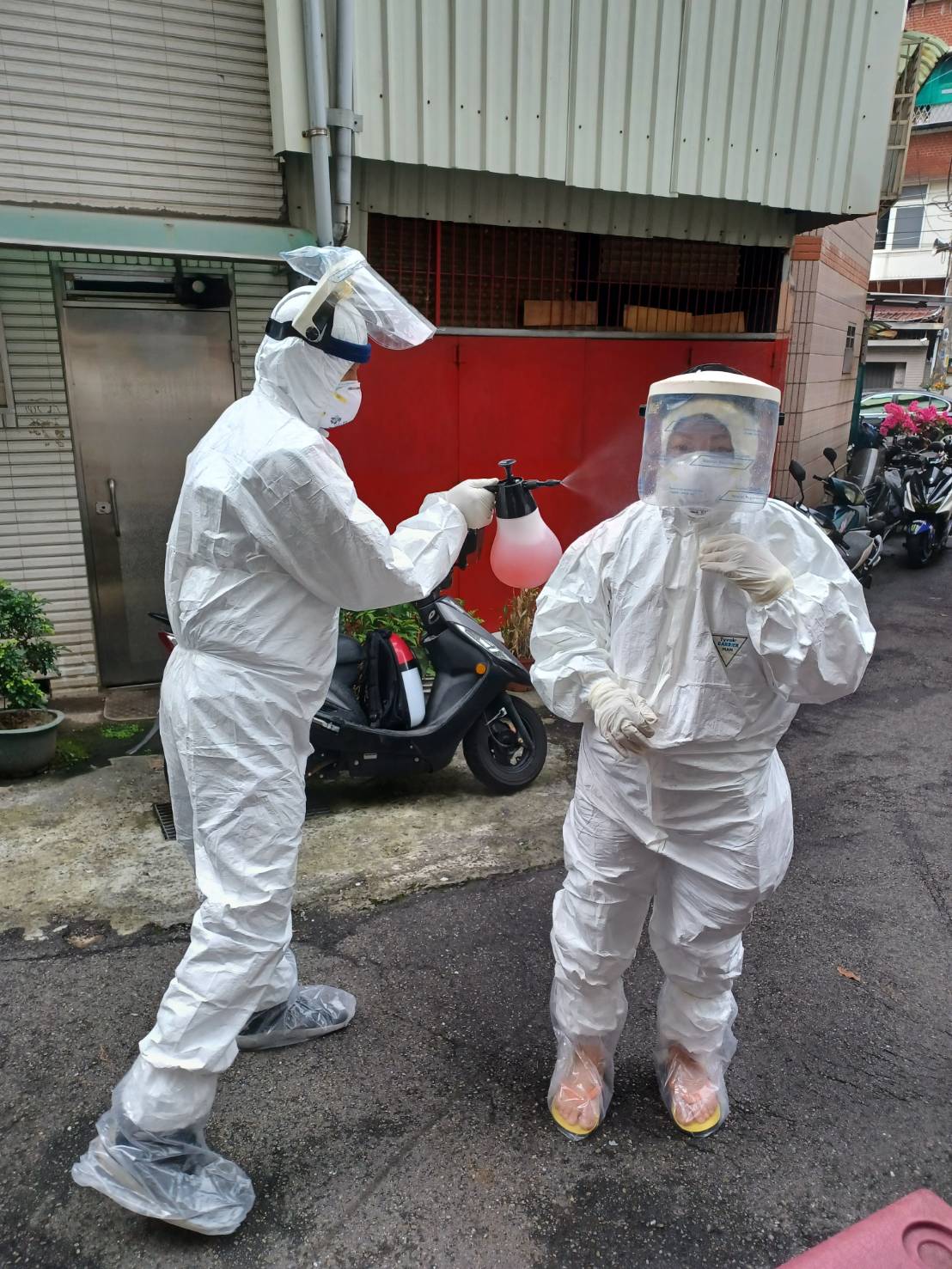 社區出現新冠疫情 新北動保處緊急協助安置寵物