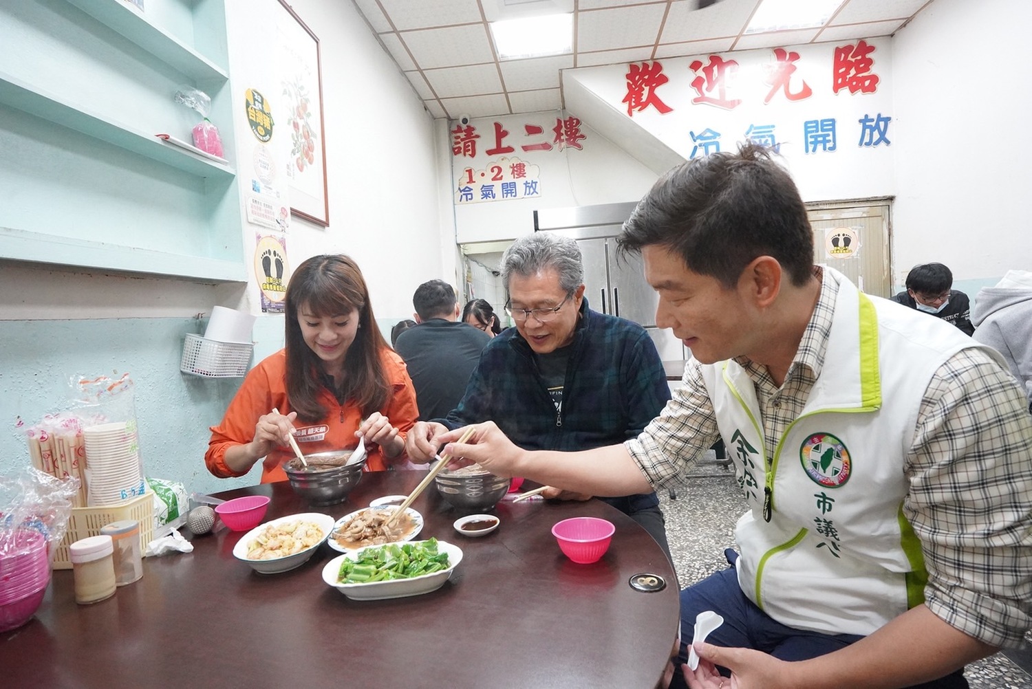 楊烈挺高雄正能量攜手捐款援烏 讚林志誠優秀熱忱