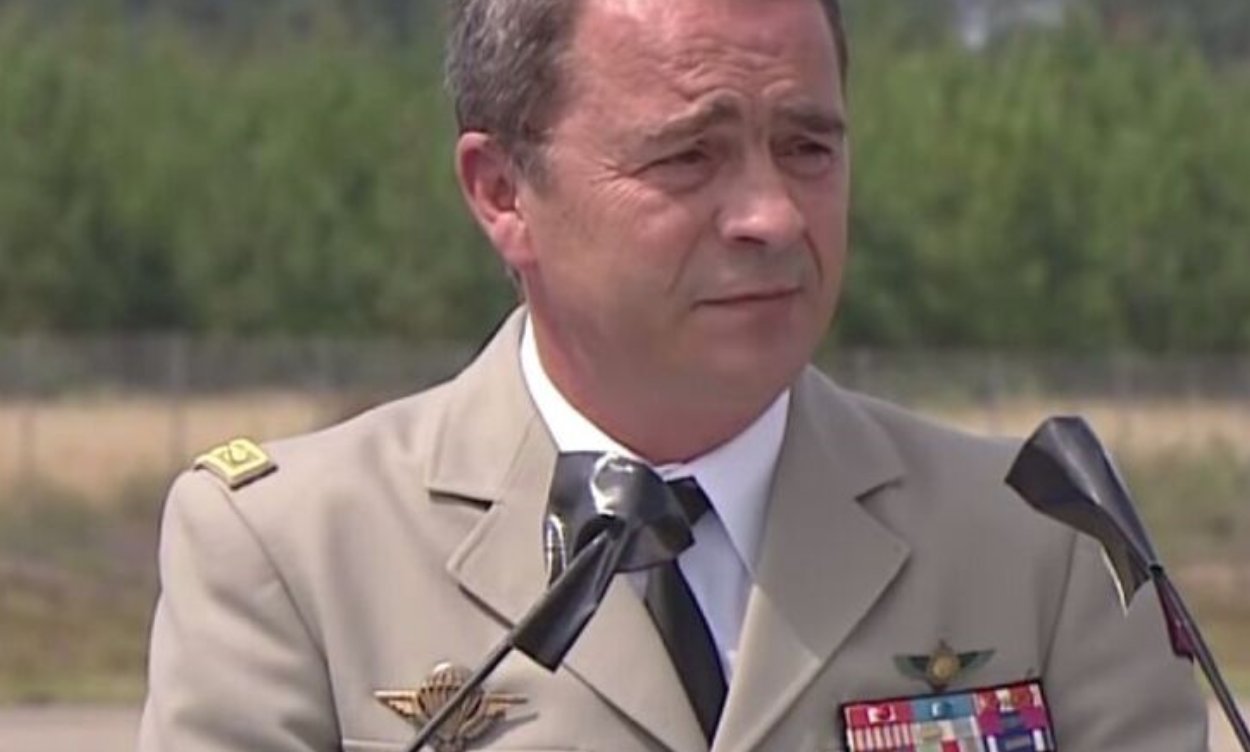 剛上任七個月的法國軍事情報局（DRM）局長維多將軍（Éric Vidaud）離職。   圖：翻攝自@AmirAlhaj_ph推特