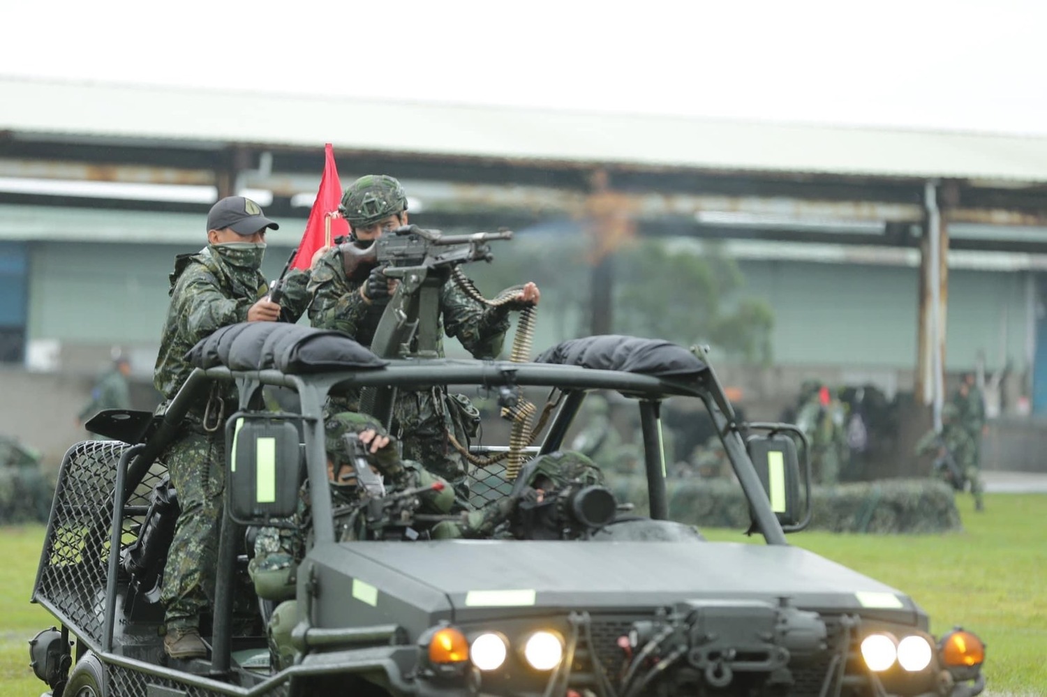 疫情燒進國防部！國軍4外包商、1軍人確診隔離 126人匡列篩檢