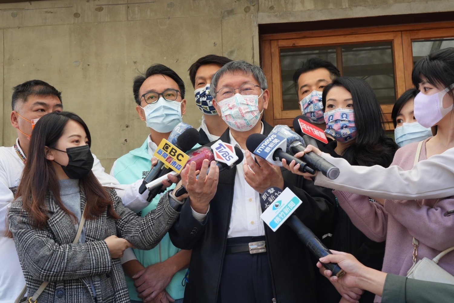 民眾黨主席、台北市長柯文哲赴新竹參訪。   圖：民眾黨 / 提供