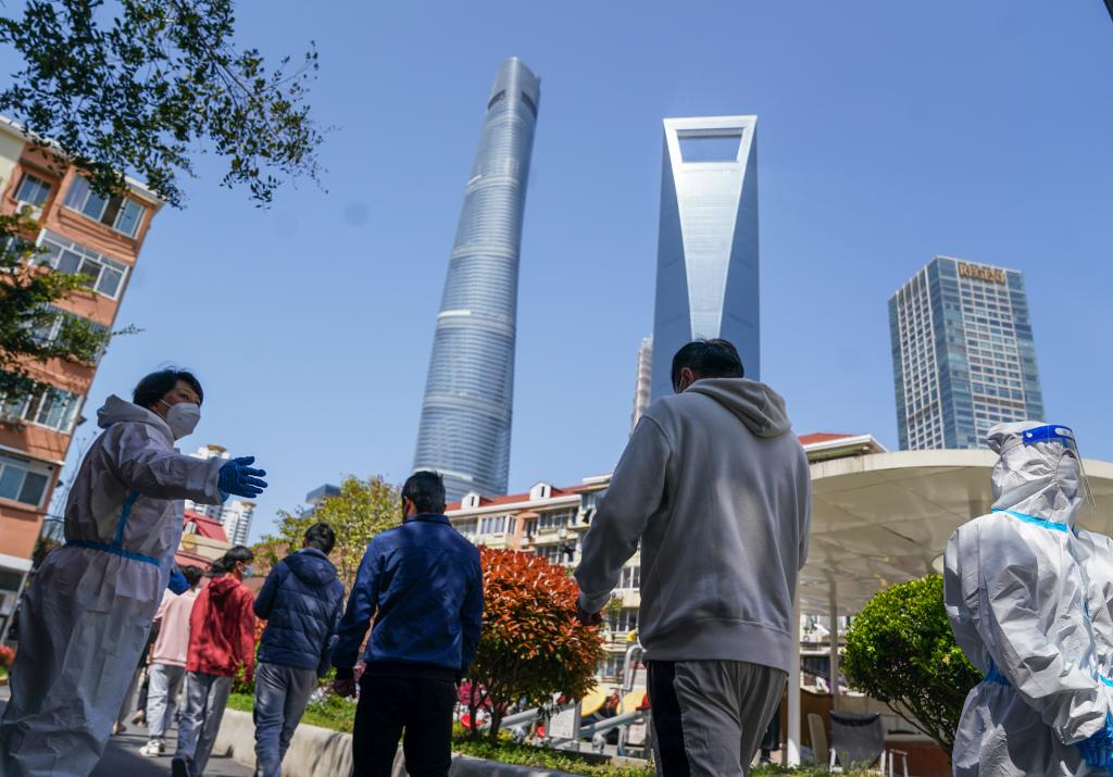 一天檢驗2500萬人？中國「急救」上海 動員15省3萬8千醫護全市篩檢