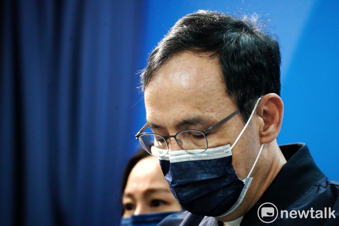 眾叛親離？朱立倫PO文談選戰只剩黃健庭助陣 藍支持者罵聲一片