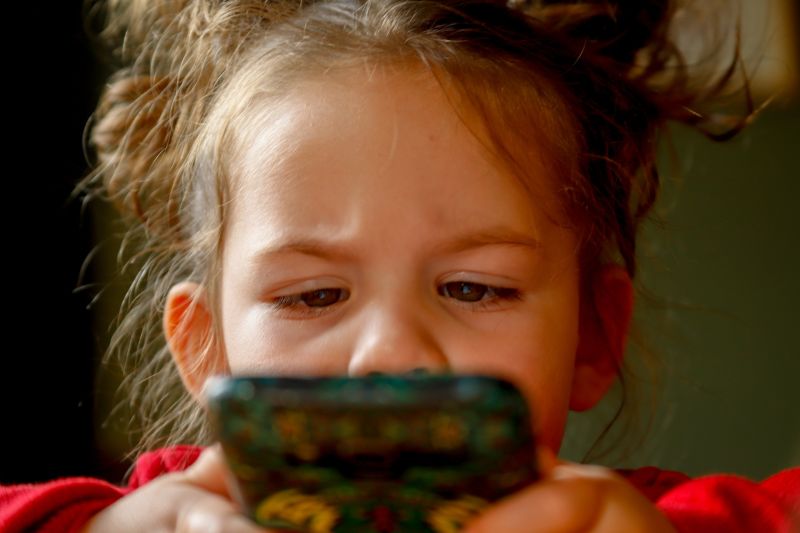 小孩不看卡通了？妹妹YT竟搜「它」