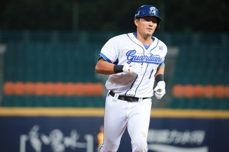 林哲瑄關鍵跑壘　奇襲2次打垮兄弟