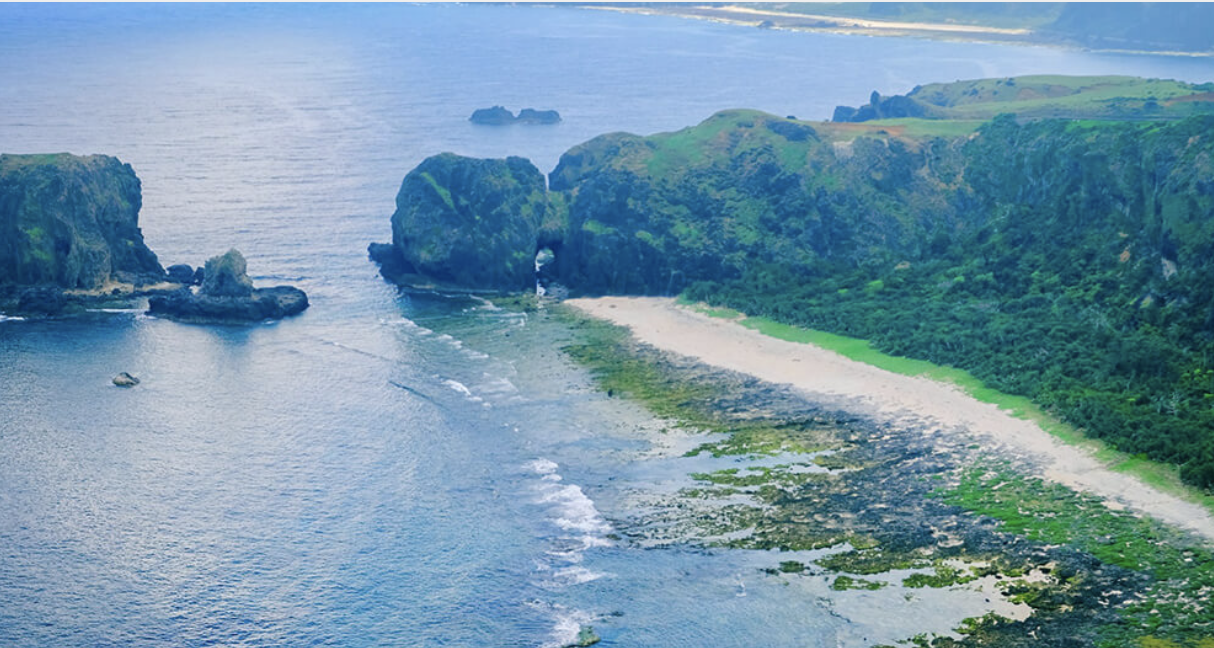 今年交通部觀光局東管處，自4月份起至10月份以永續旅遊結合綠島六大特色推動三條創新遊程，打造「綠島天堂島嶼」。   圖：翻攝自東管處官網