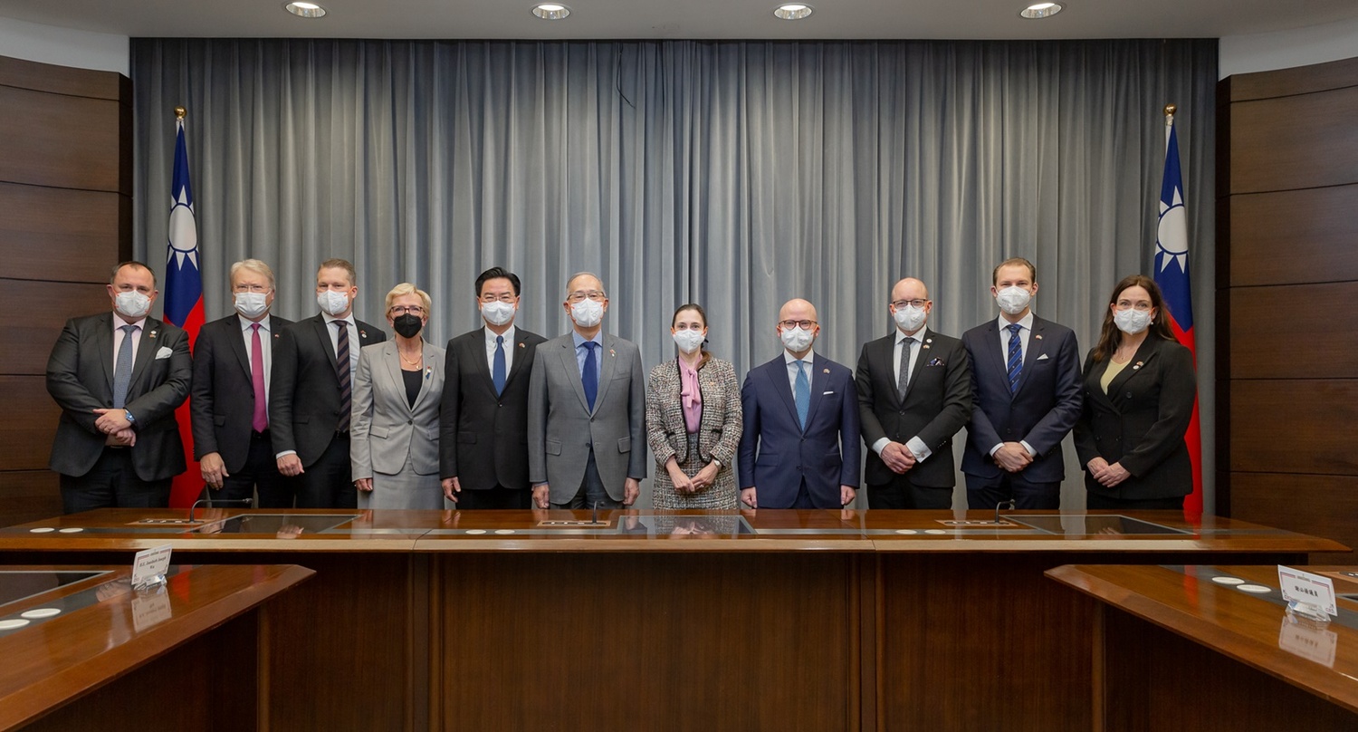 與隔離中蔡英文視訊 瑞典議員：全世界民主國家應團結支持台灣