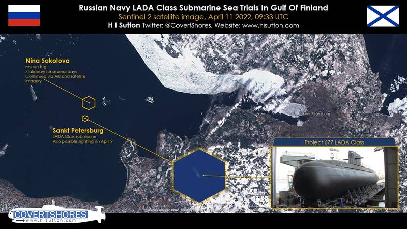 即時衛星照拍到，位在芬蘭灣的俄國海軍拉達級潛艦正在進行測試。   圖：翻攝推特