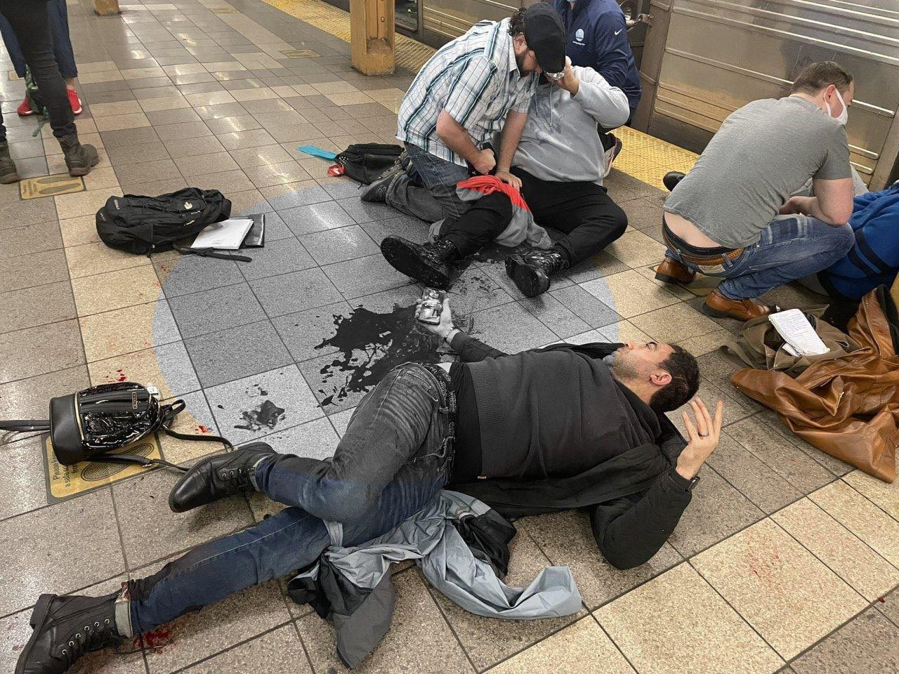 紐約地鐵槍擊案29傷 排除恐攻 第一個被瞄準目擊者：我認為嫌犯有吸毒