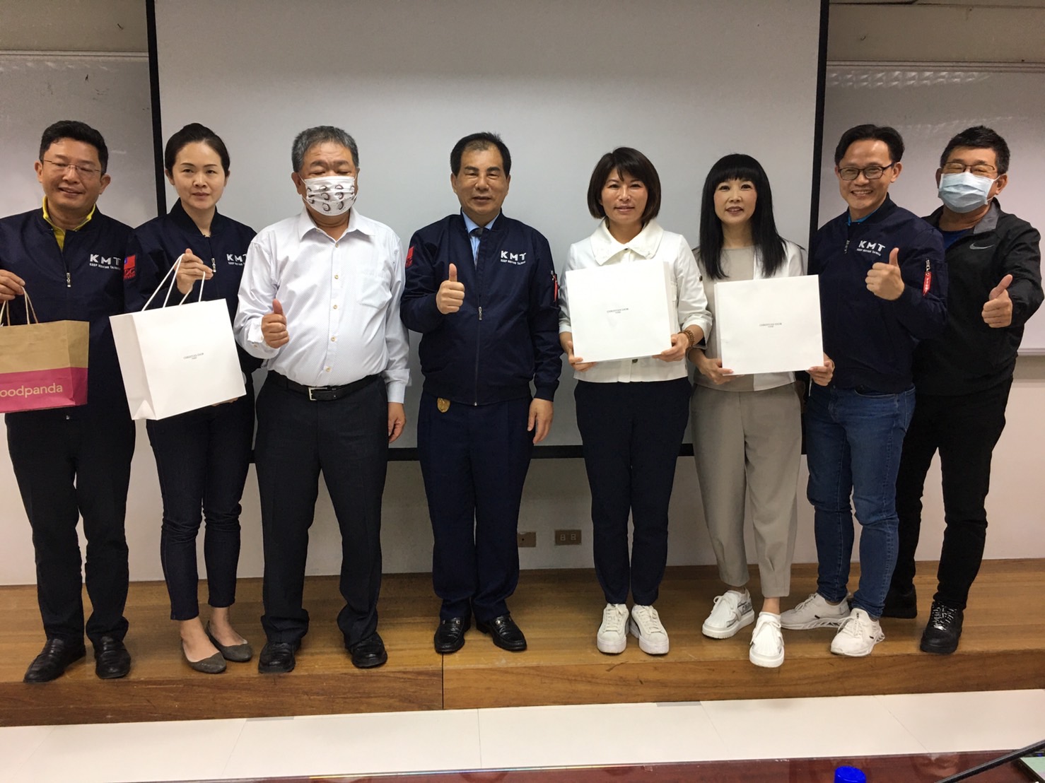 新北議會國民黨團交接 新任幹部展現新氣象